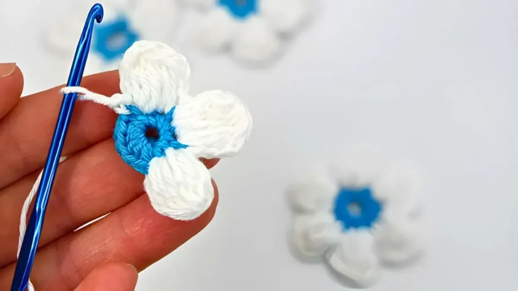 Easy crochet flower pattern